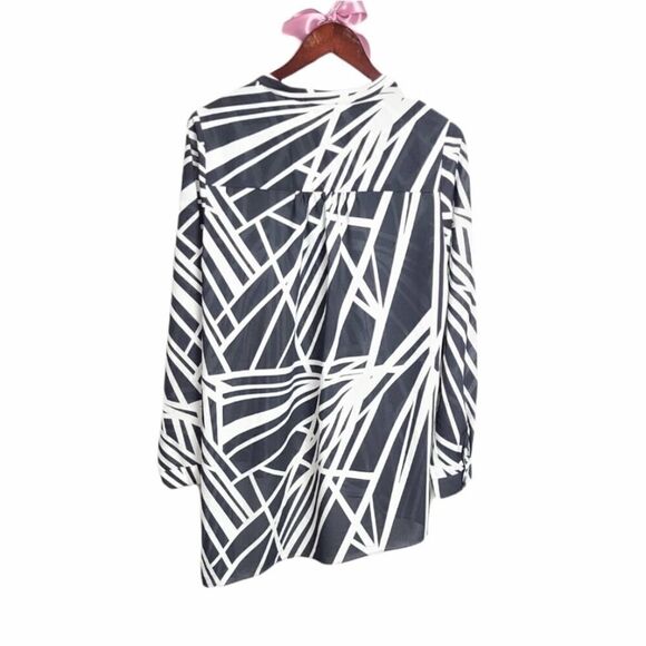 Crosby‎ Geometric Long Sleeve Blouse Size M - Picture 2 of 7